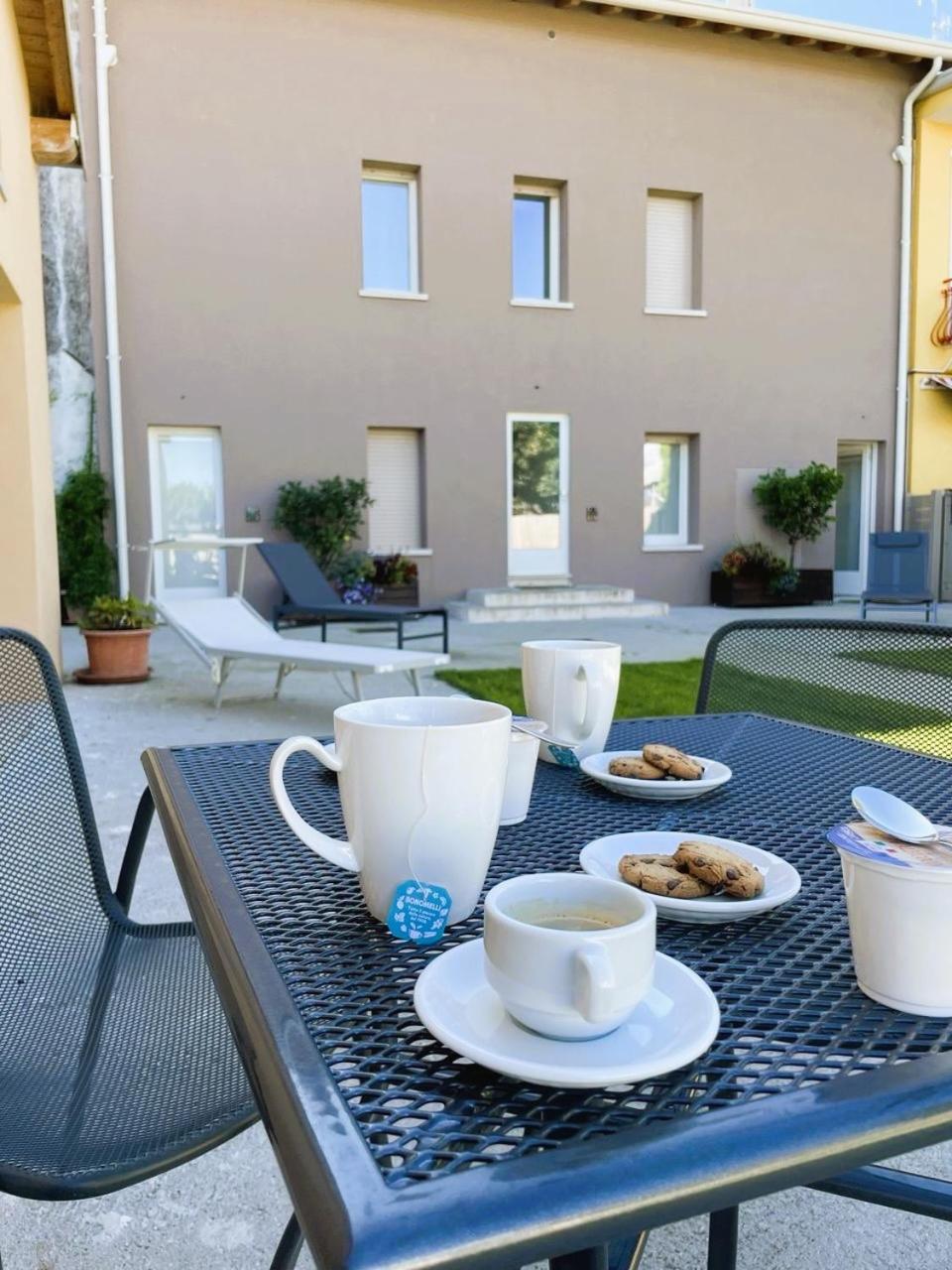 Apartamento Cavecchie Desenzano Desenzano del Garda Exterior foto