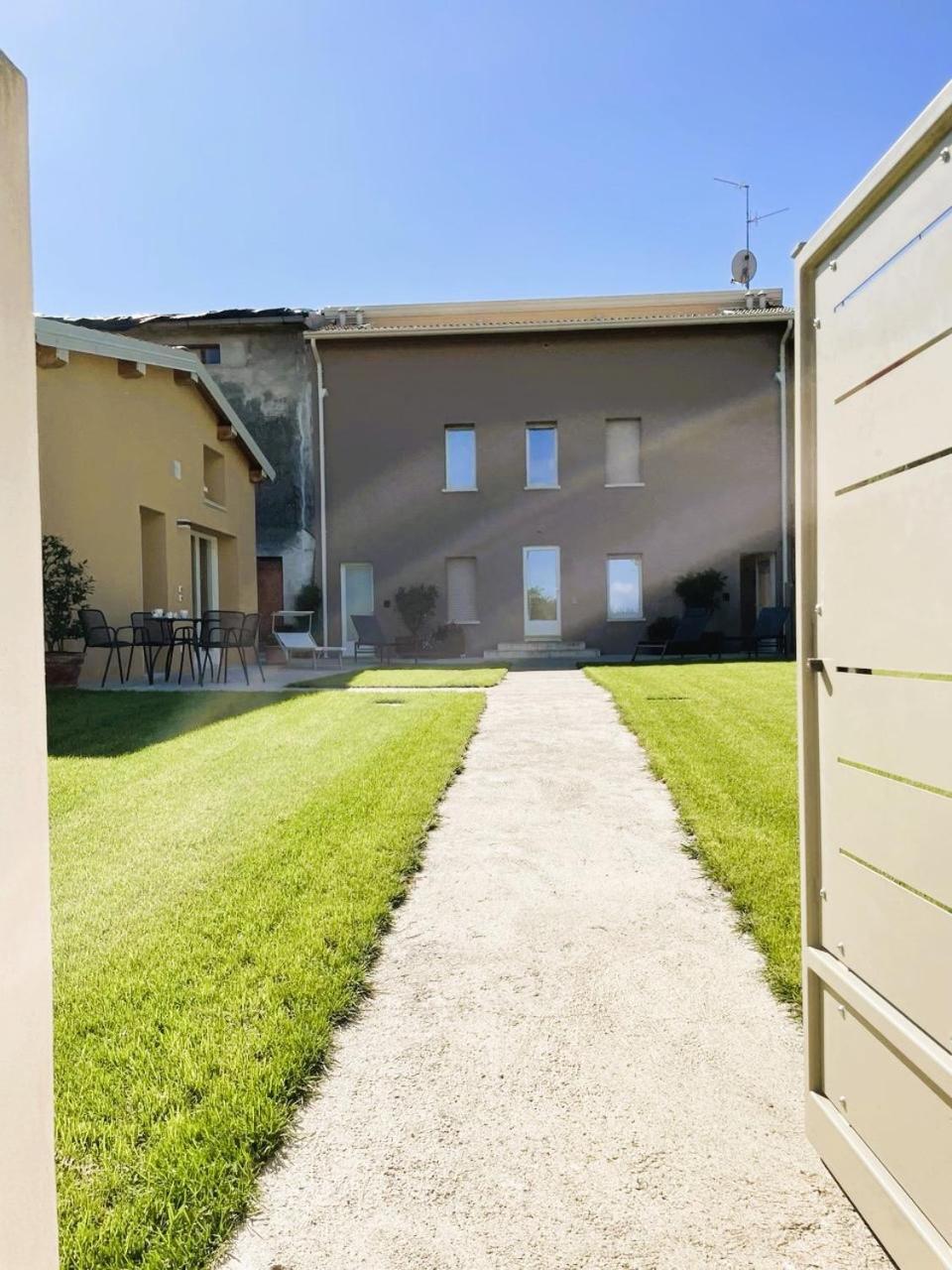Apartamento Cavecchie Desenzano Desenzano del Garda Exterior foto