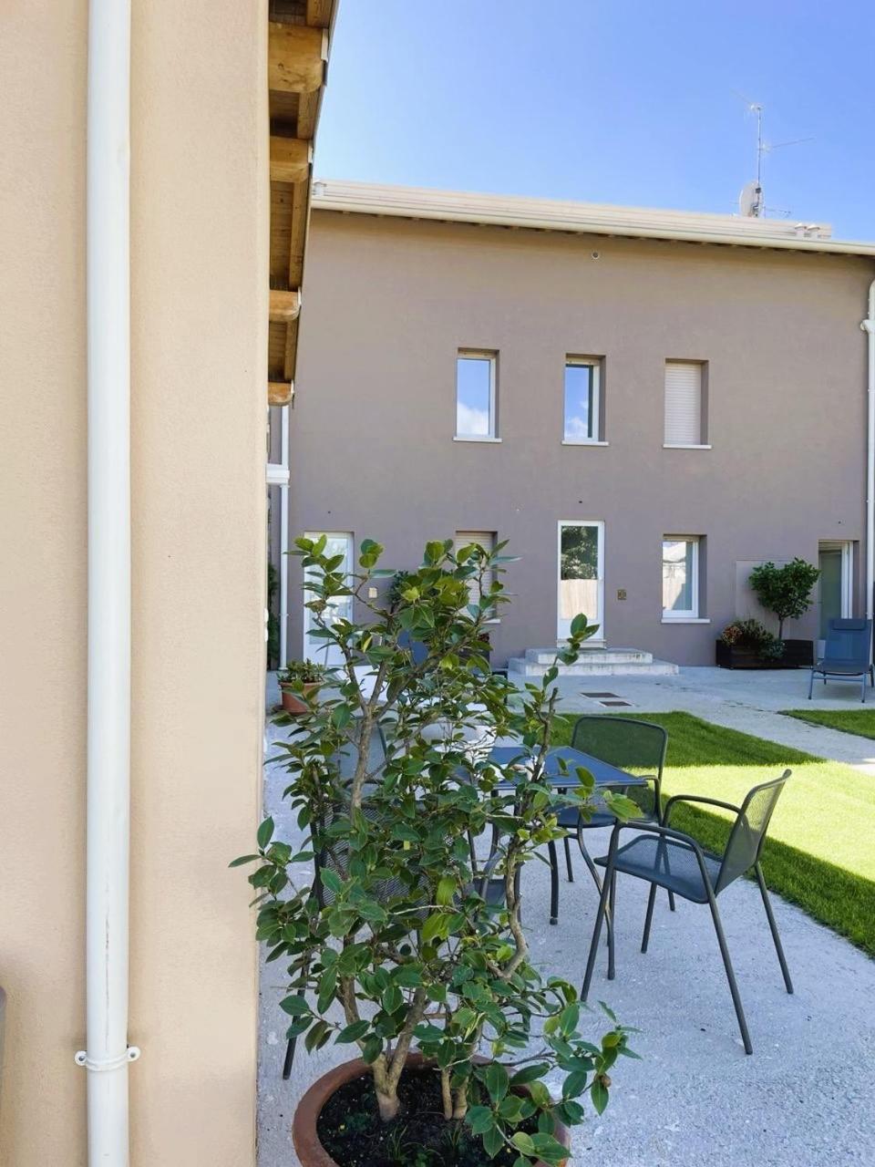 Apartamento Cavecchie Desenzano Desenzano del Garda Exterior foto